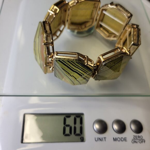 Green Fashion Stretchable Bracelet - Picture 6 of 6